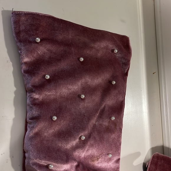 Boots - Picture 3 of 10